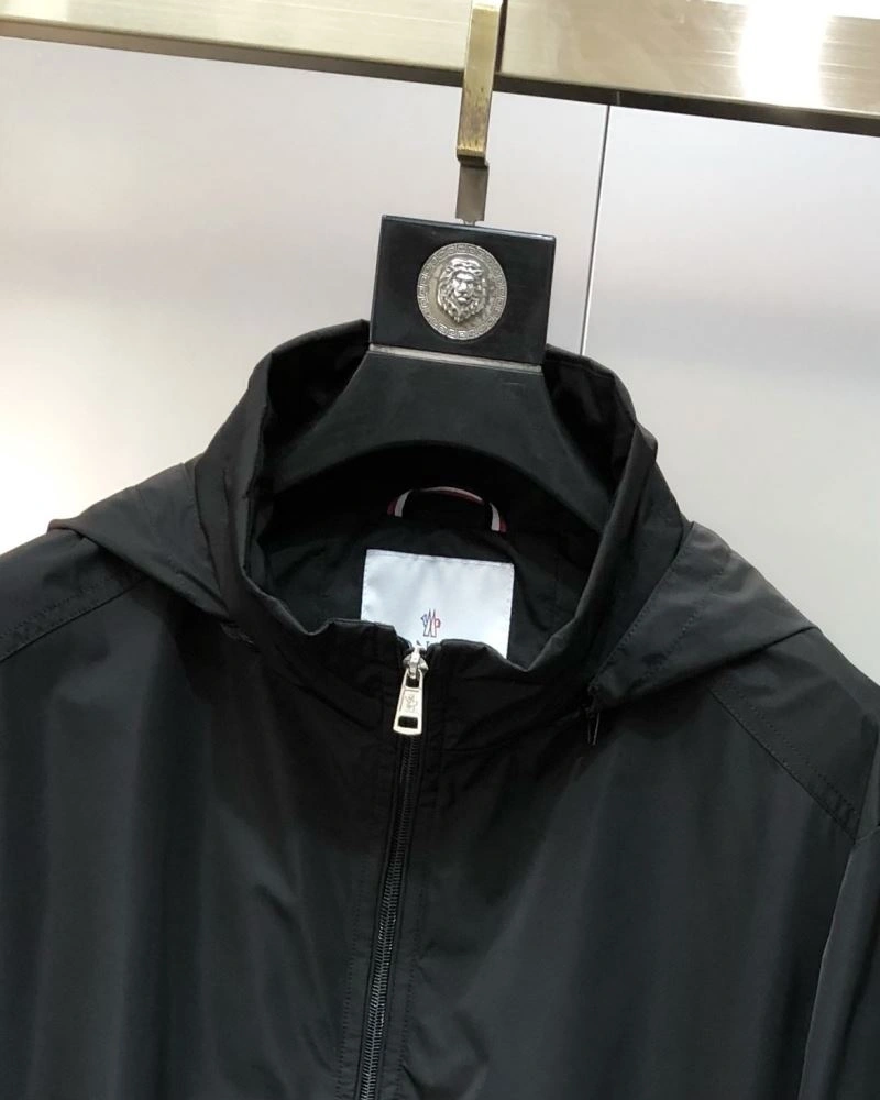 Moncler Outwear Breathable 140777