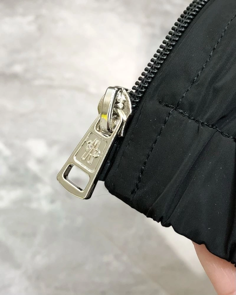 Moncler Outwear Breathable 140777