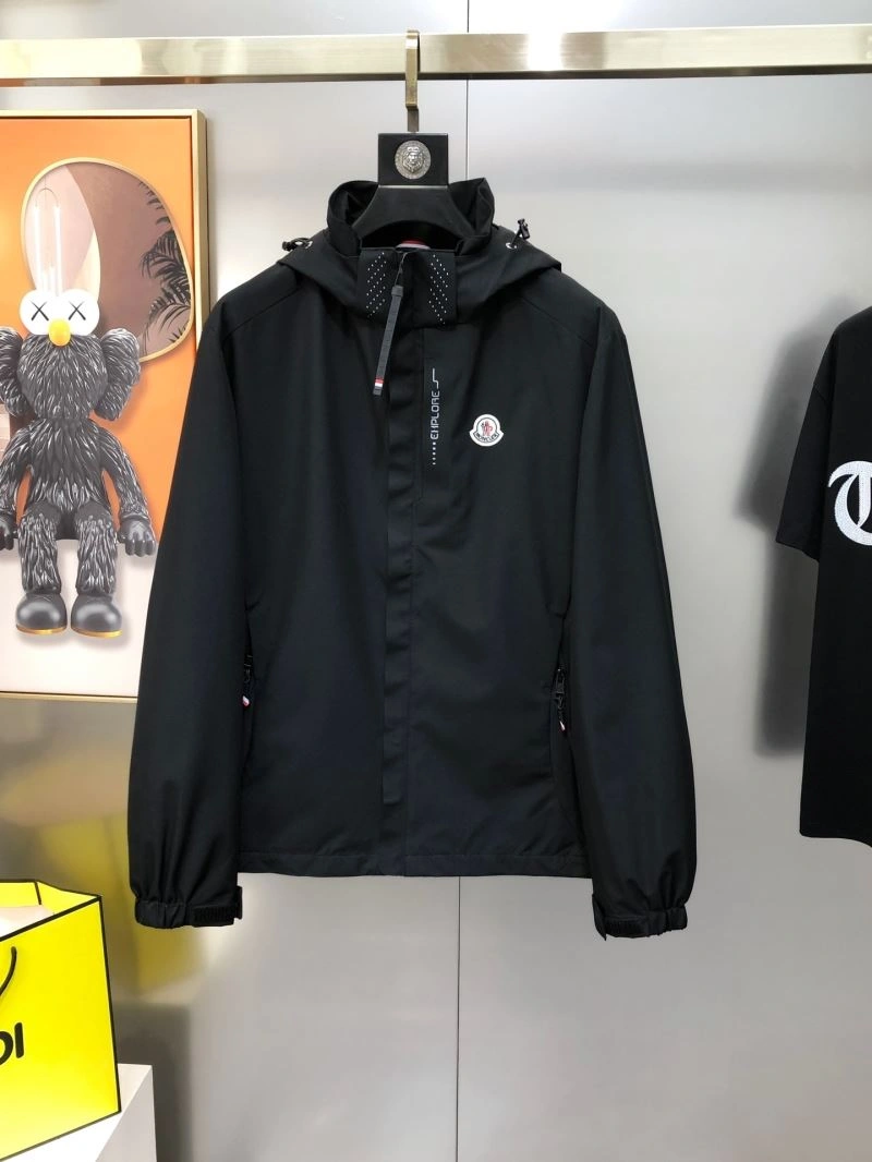 Moncler Outwear OnTrend 140776