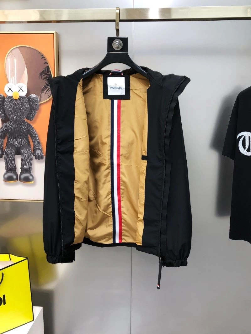 Moncler Outwear OnTrend 140776