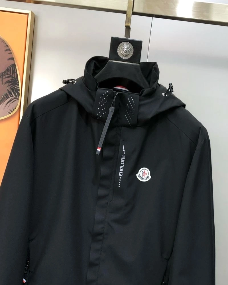 Moncler Outwear OnTrend 140776