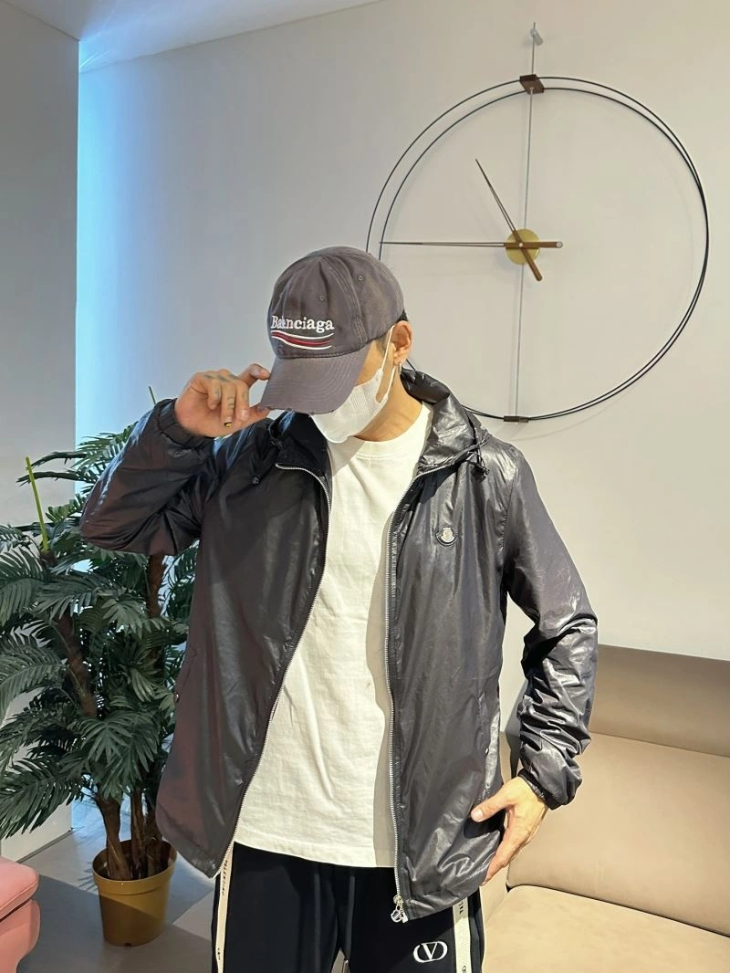FlexibleFit Moncler Outwear 140772
