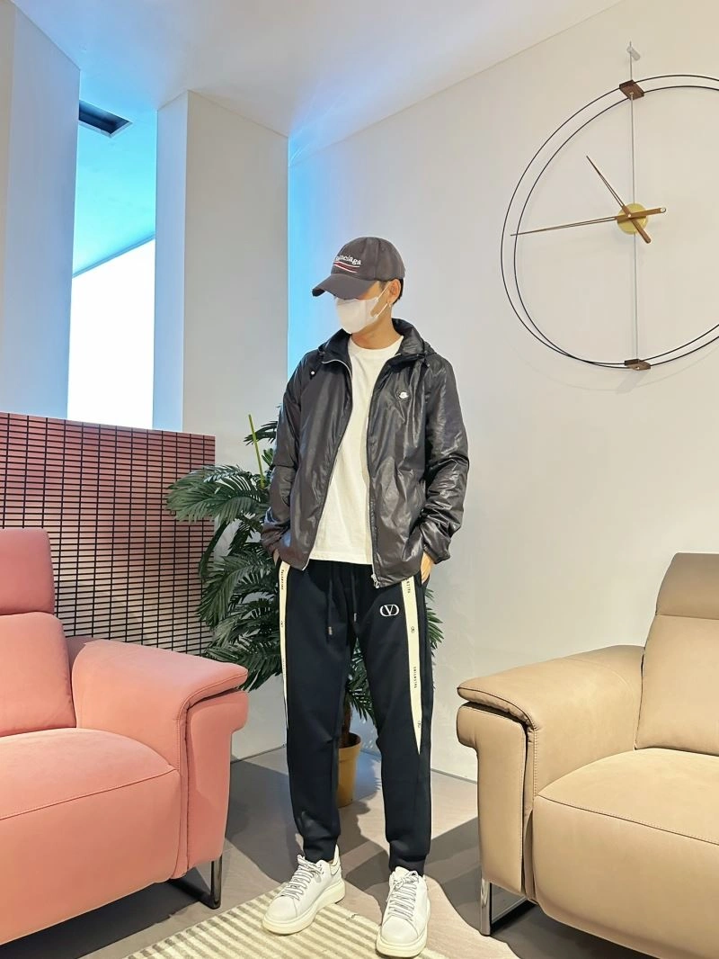 FlexibleFit Moncler Outwear 140772