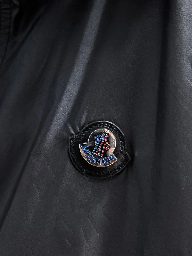 Moncler Outwear EasyCare 140770