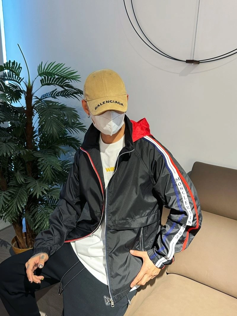 Moncler Outwear Practical 140764
