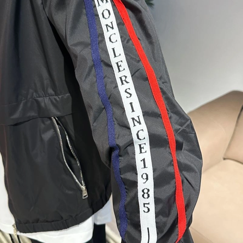 Moncler Outwear Practical 140764
