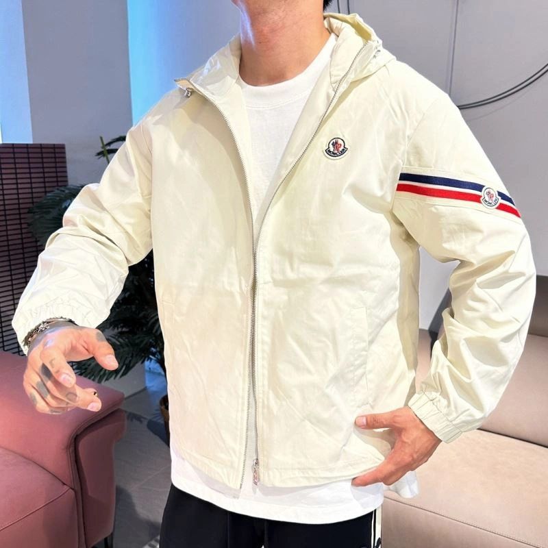 Versatile Moncler Outwear 140756