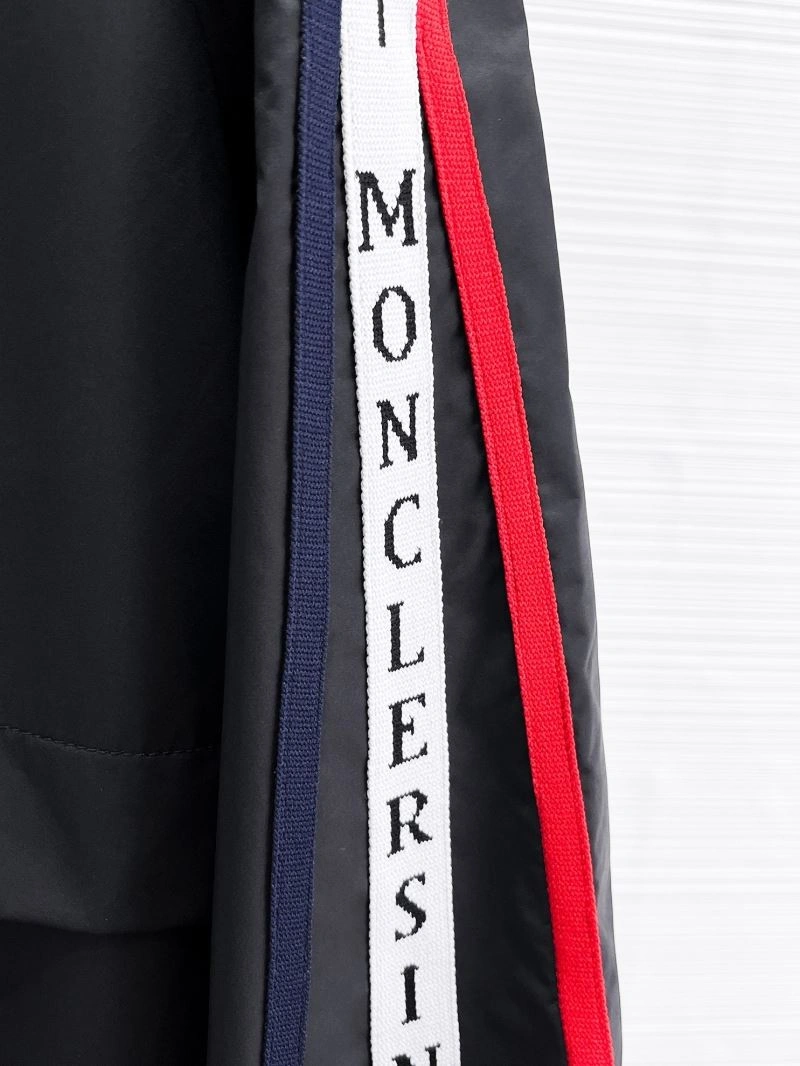 Moncler Outwear ModernLook 140758