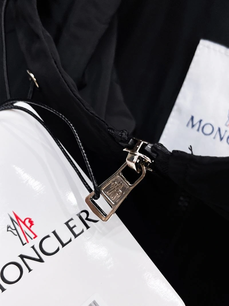 Breathable Moncler Outwear 140763
