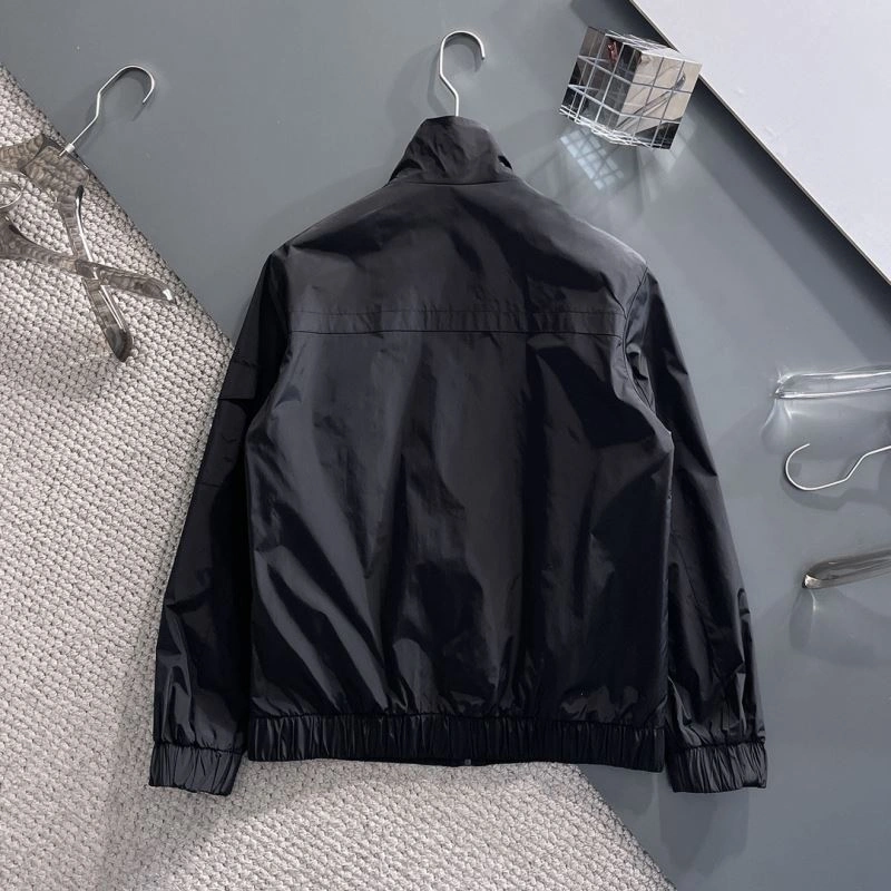 Resilient Moncler Outwear 140755