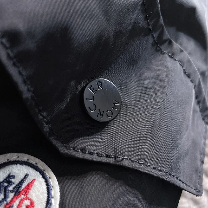 Resilient Moncler Outwear 140755