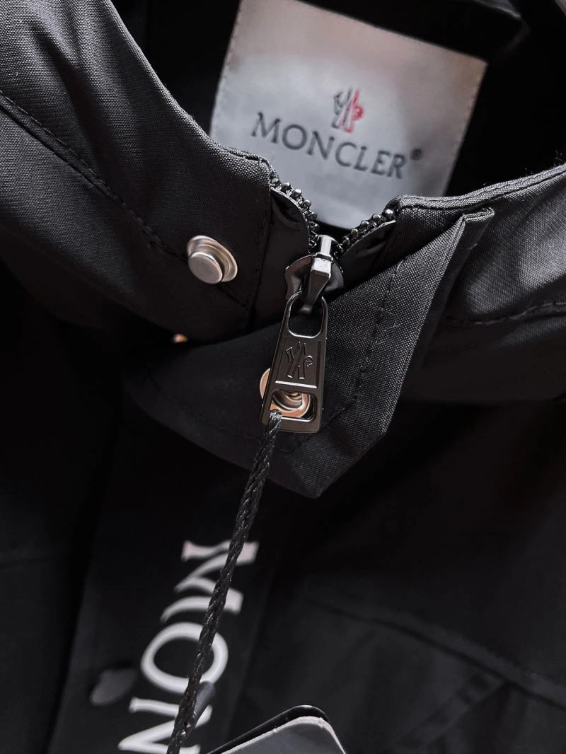 Moncler Outwear Durable 140747
