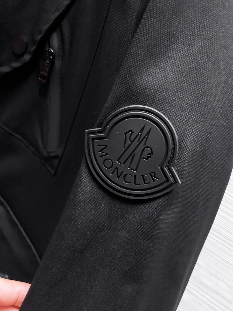 Moncler Outwear Durable 140747