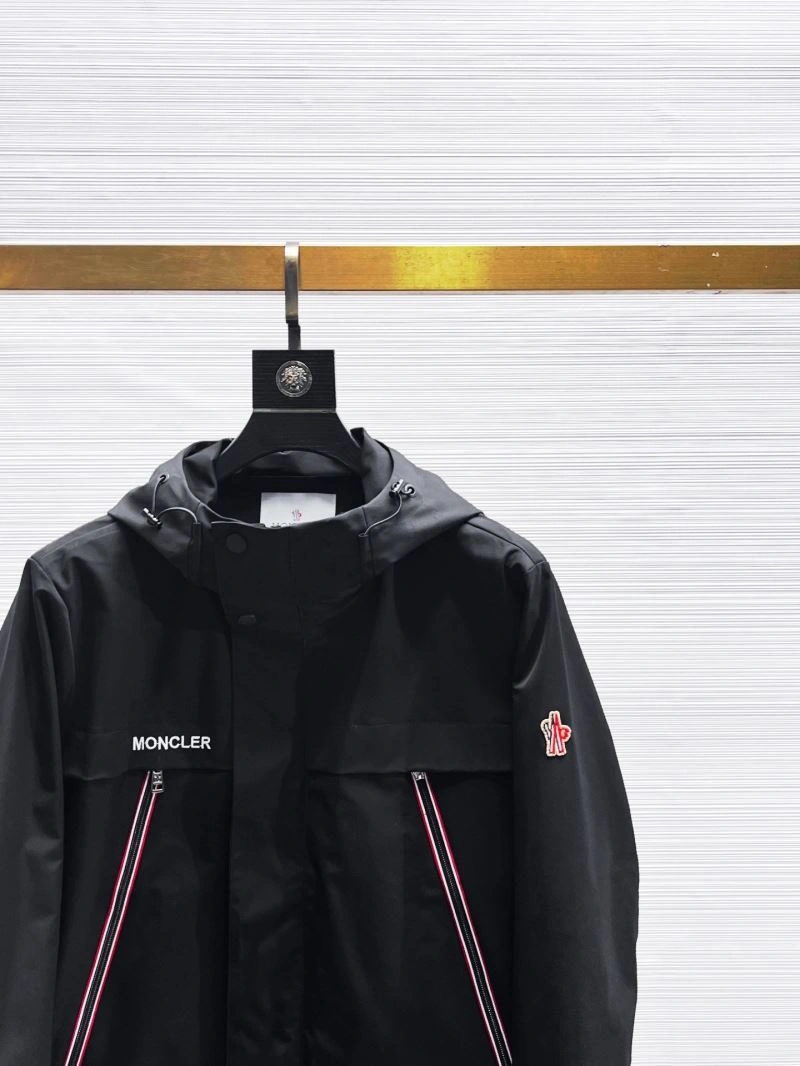 Moncler Outwear DailyWear 140745