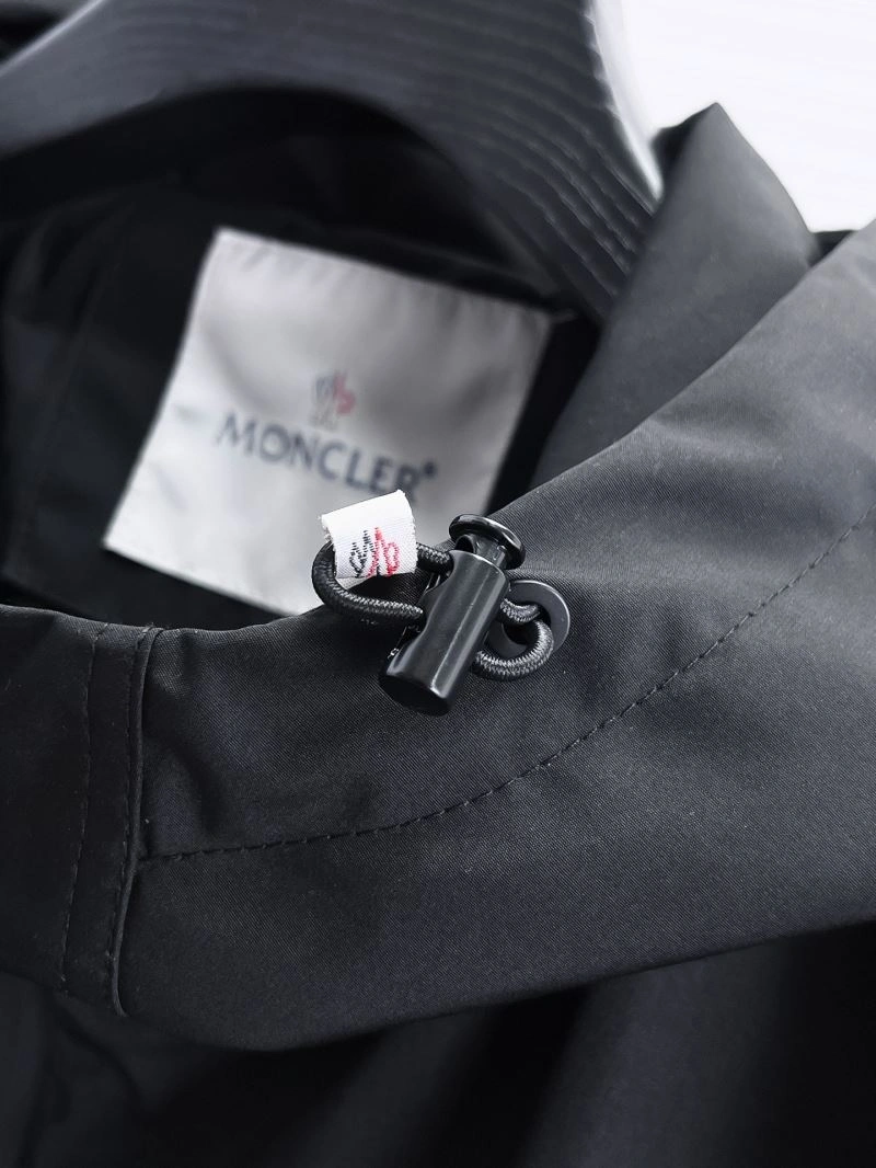 Moncler Outwear EasyCare 140773