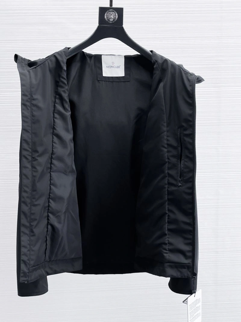Moncler Outwear EasyCare 140773