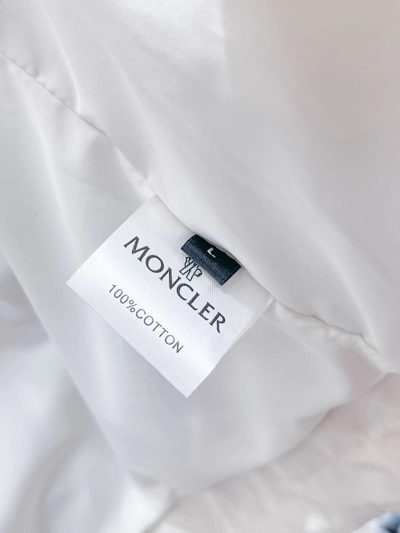 Contemporary Moncler Outwear 140742