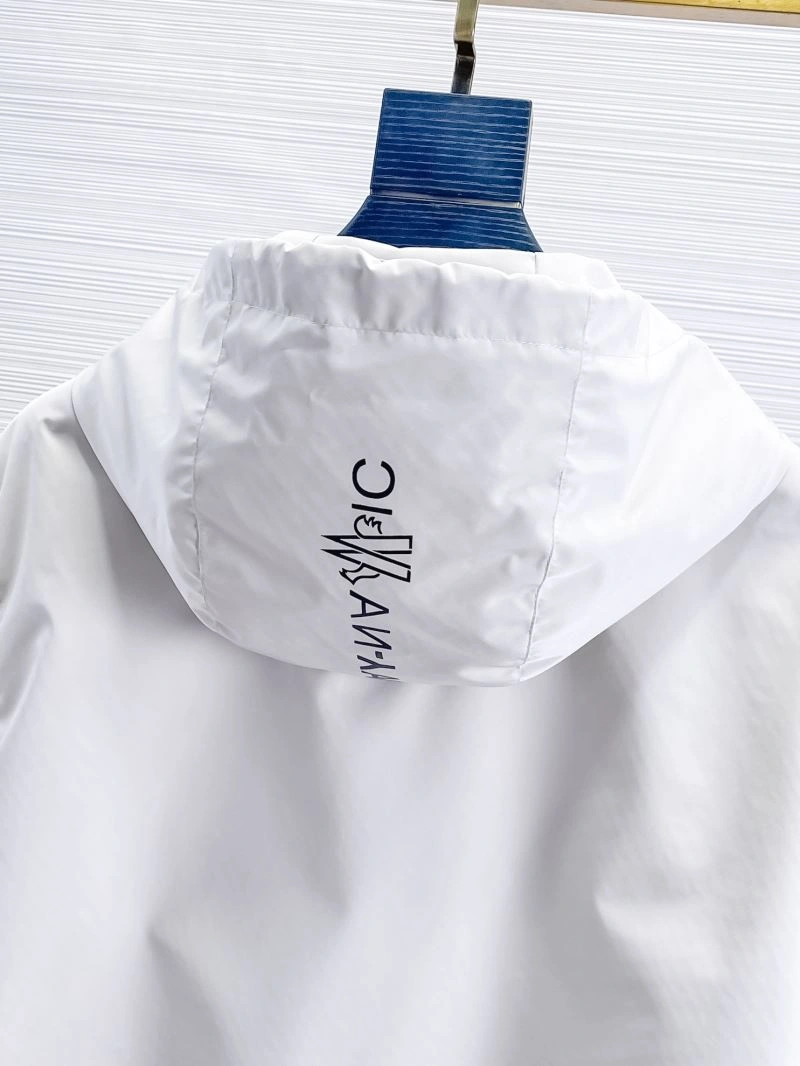 Contemporary Moncler Outwear 140742