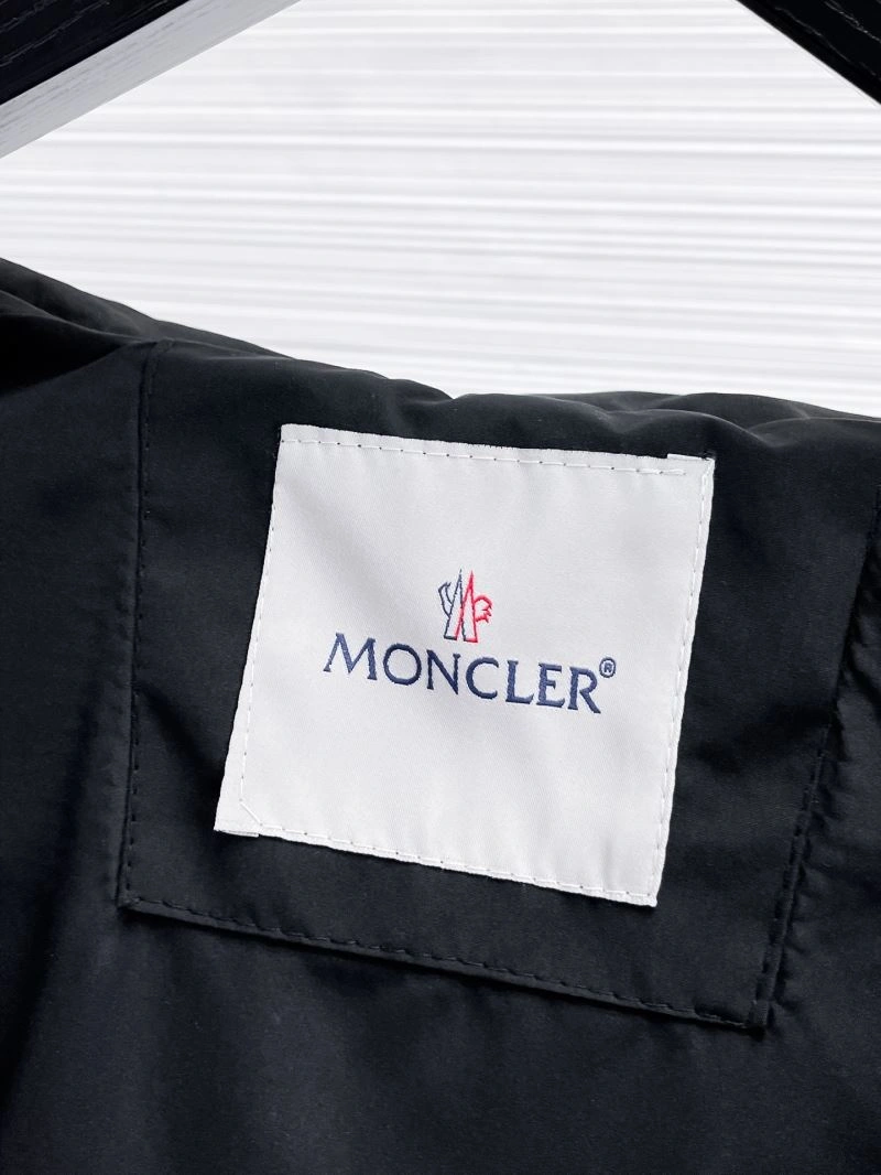 Moncler Outwear Youthful 140761