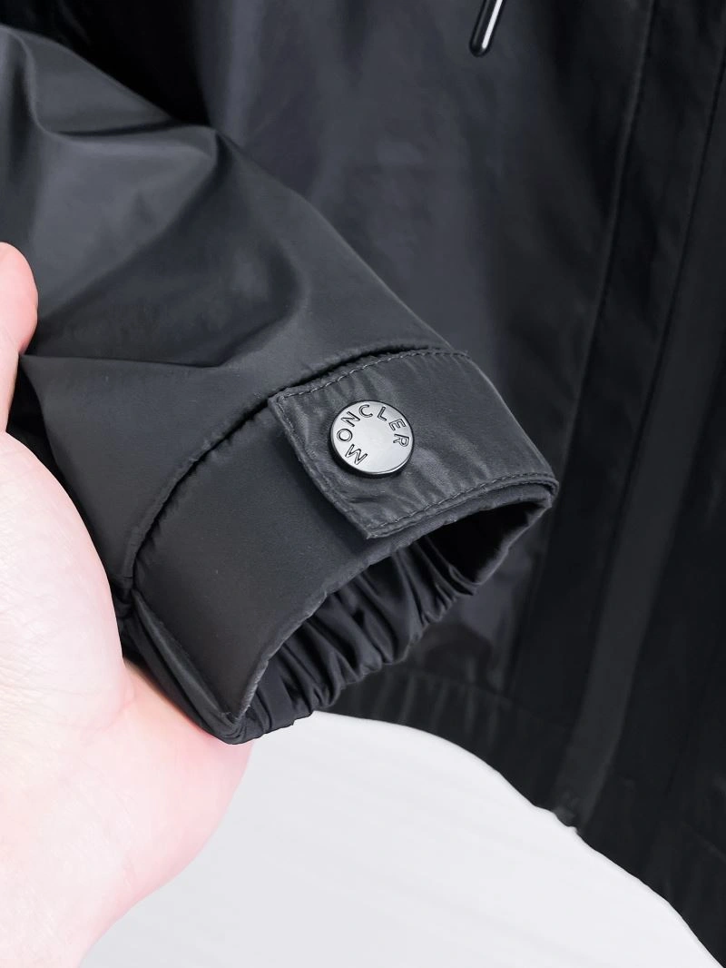 Sleek Moncler Outwear 140752