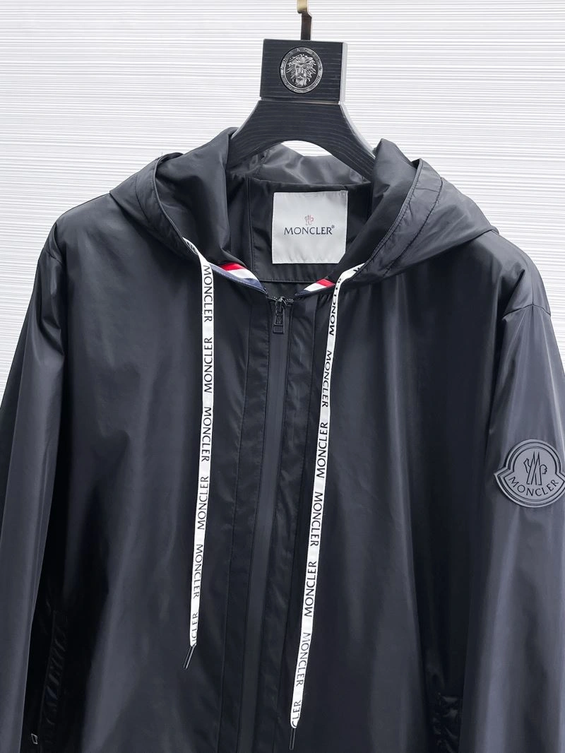 Sleek Moncler Outwear 140752