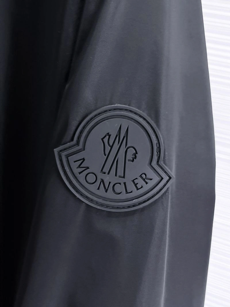 Sleek Moncler Outwear 140752