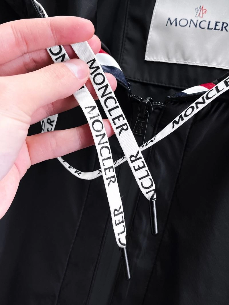 Sleek Moncler Outwear 140752