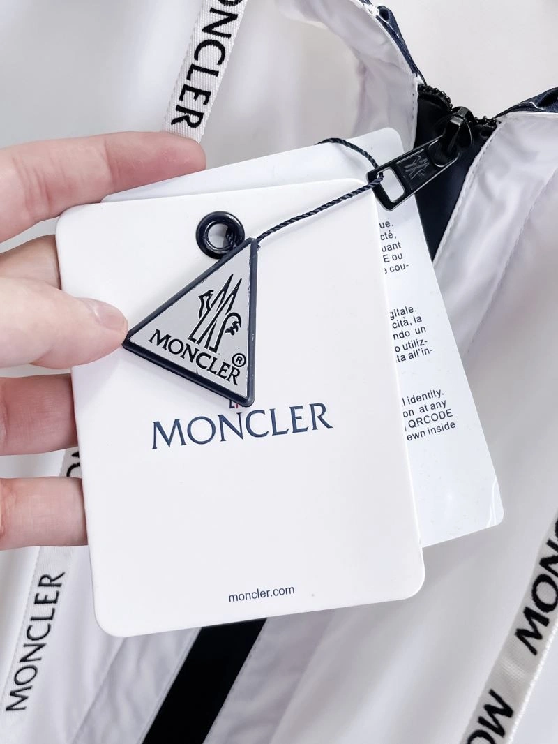 Moncler Outwear Fashionable 140740