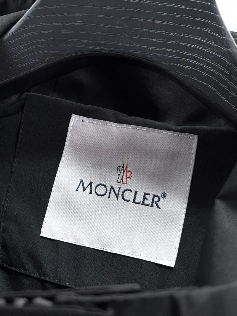 MultiPurpose Moncler Outwear 140753