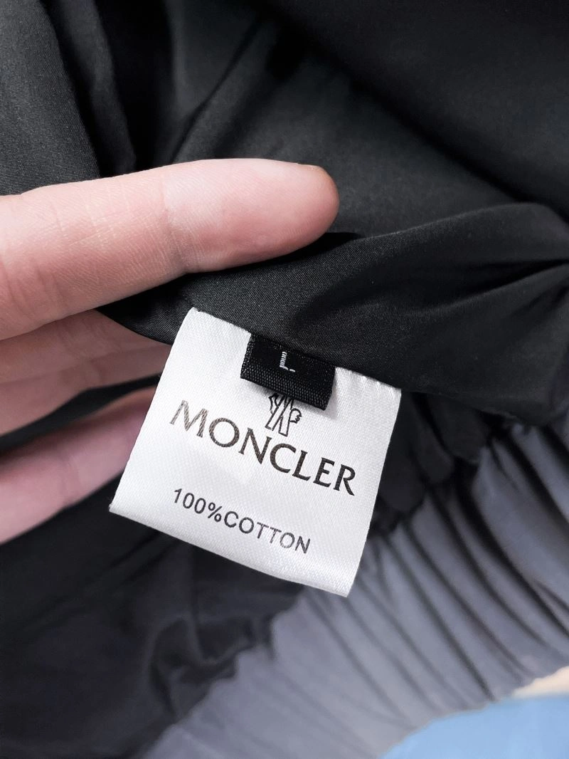 MultiPurpose Moncler Outwear 140753