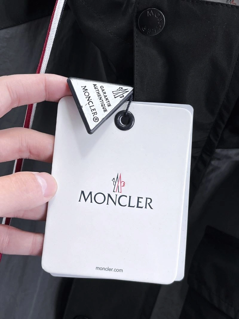 MultiPurpose Moncler Outwear 140753