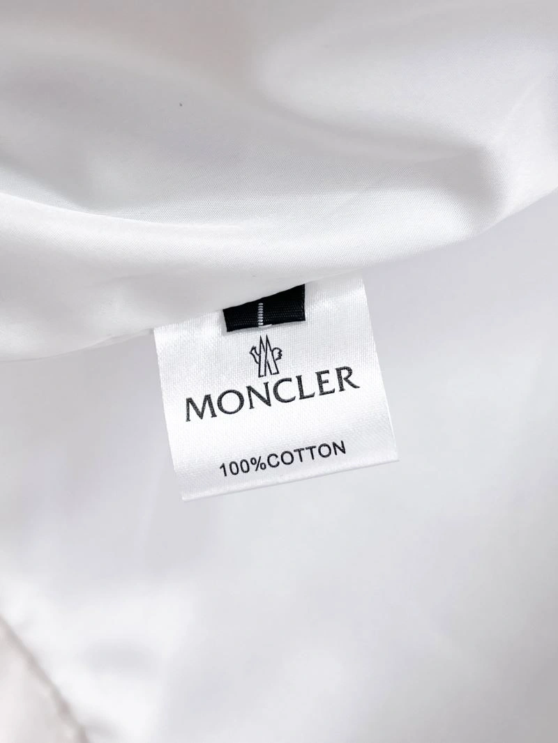 Moncler Outwear Sustainable 140767