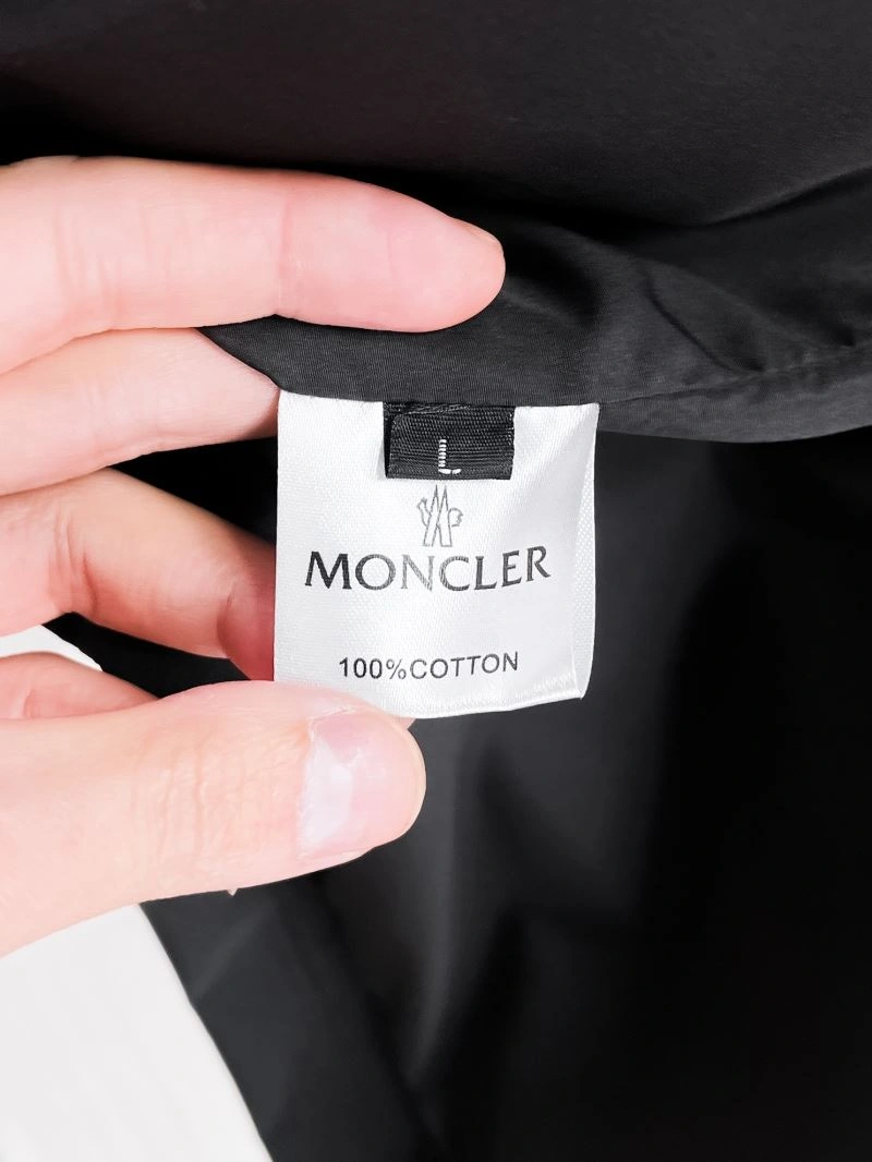 Moncler Outwear Snug 140748