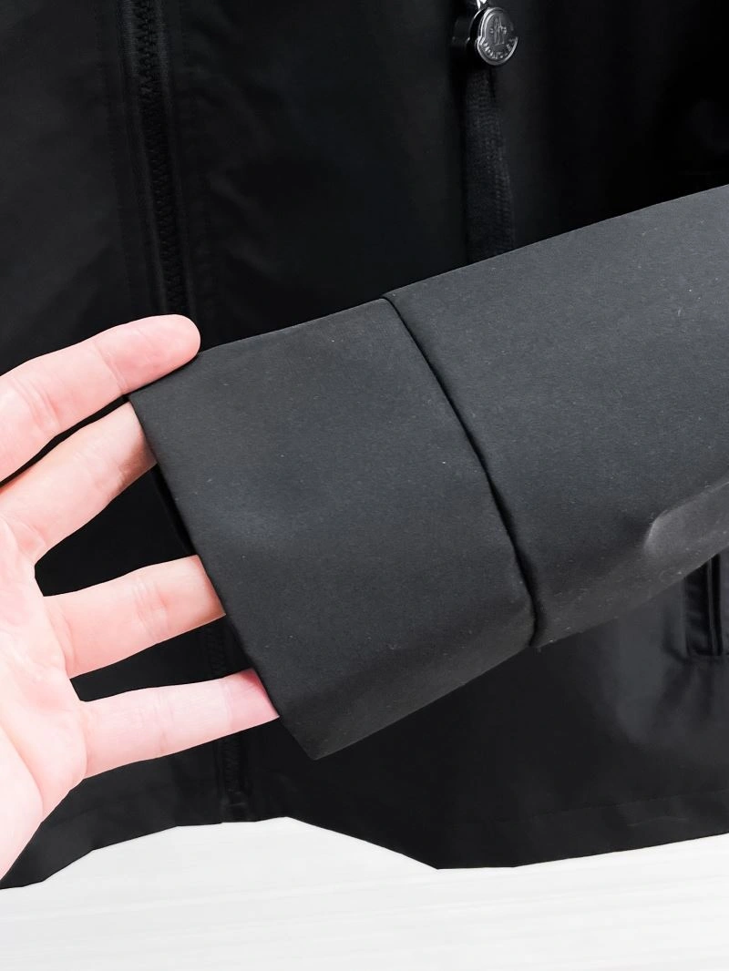 Moncler Outwear Snug 140748