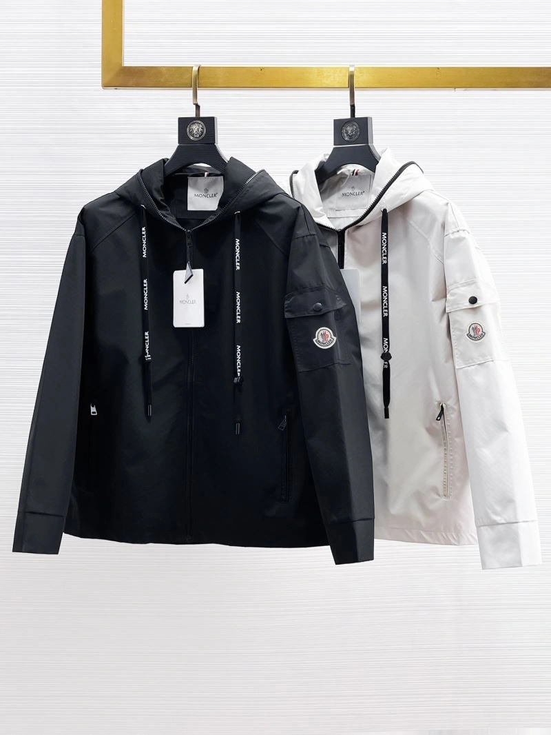 Moncler Outwear Snug 140748