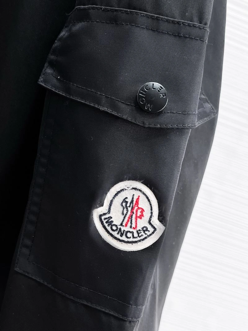 Moncler Outwear Snug 140748