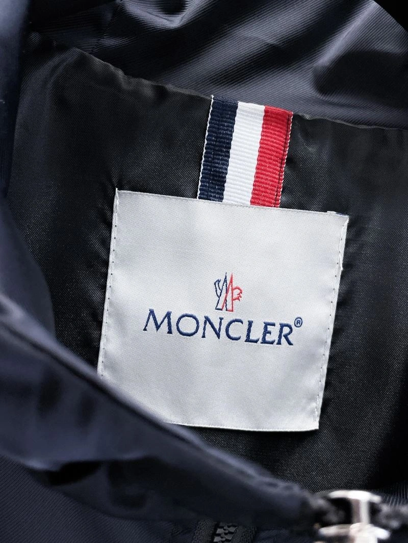Sustainable Moncler Outwear 140736
