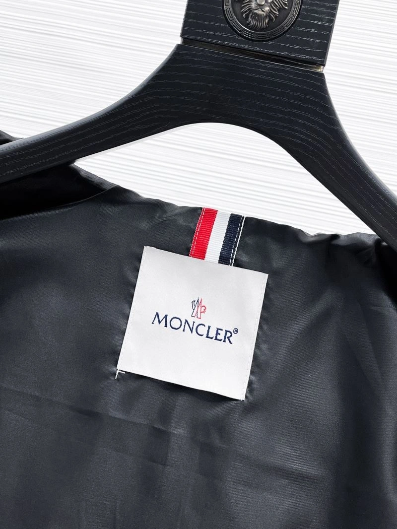 Moncler Outwear ModernLook 140737
