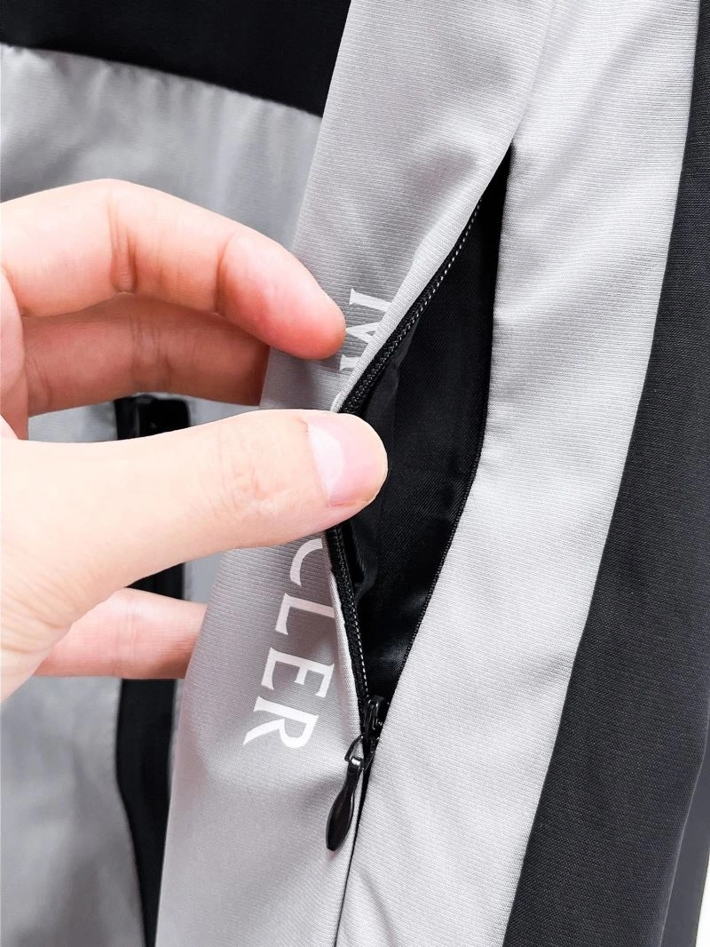 Moncler Outwear Durable 140735