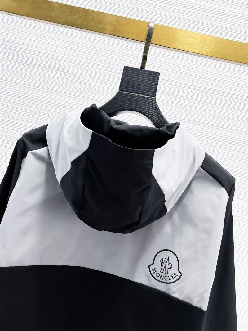 Moncler Outwear Durable 140735
