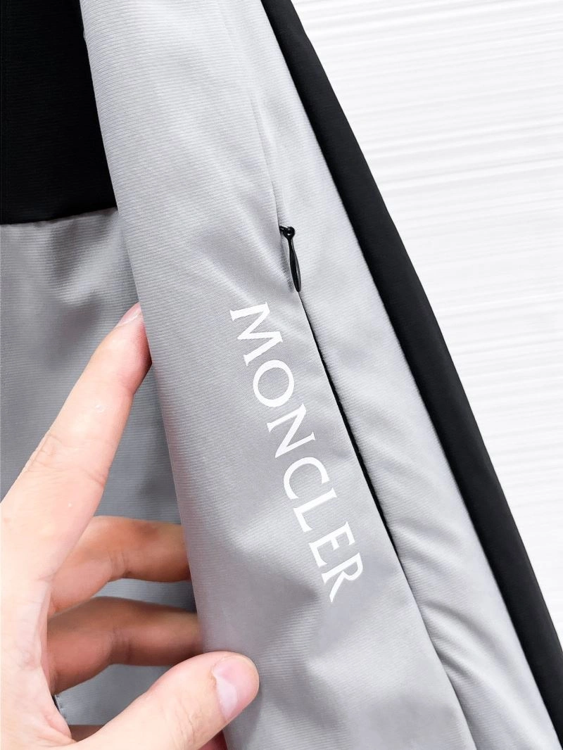 Moncler Outwear Durable 140735