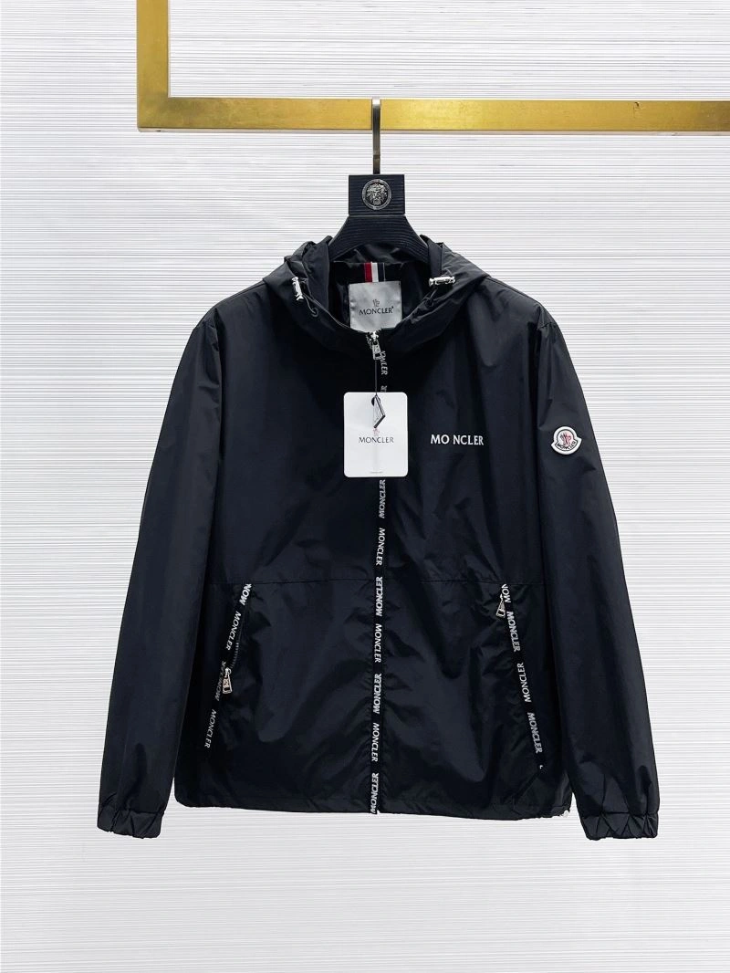 Moncler Outwear Seasonal 140738