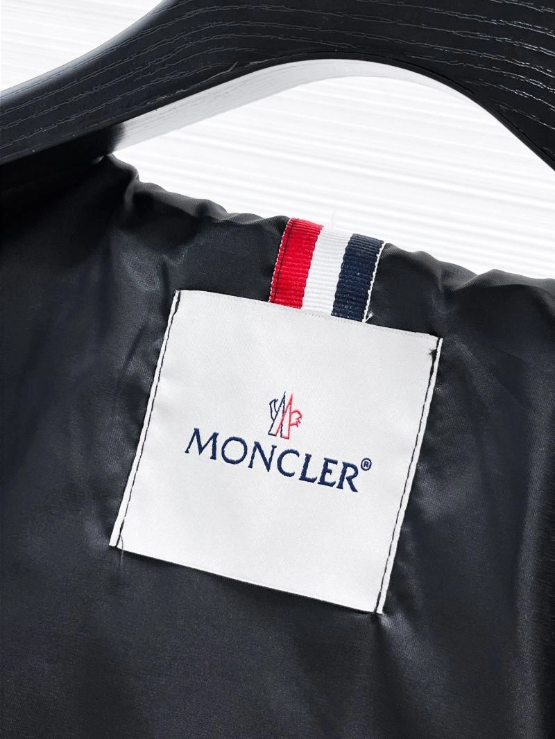 Moncler Outwear Seasonal 140738
