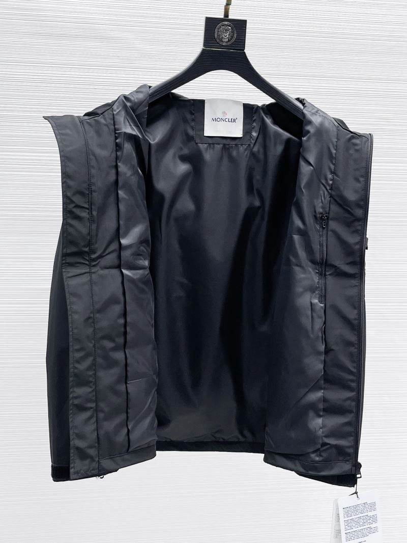 Moncler Outwear SoftTouch 140734