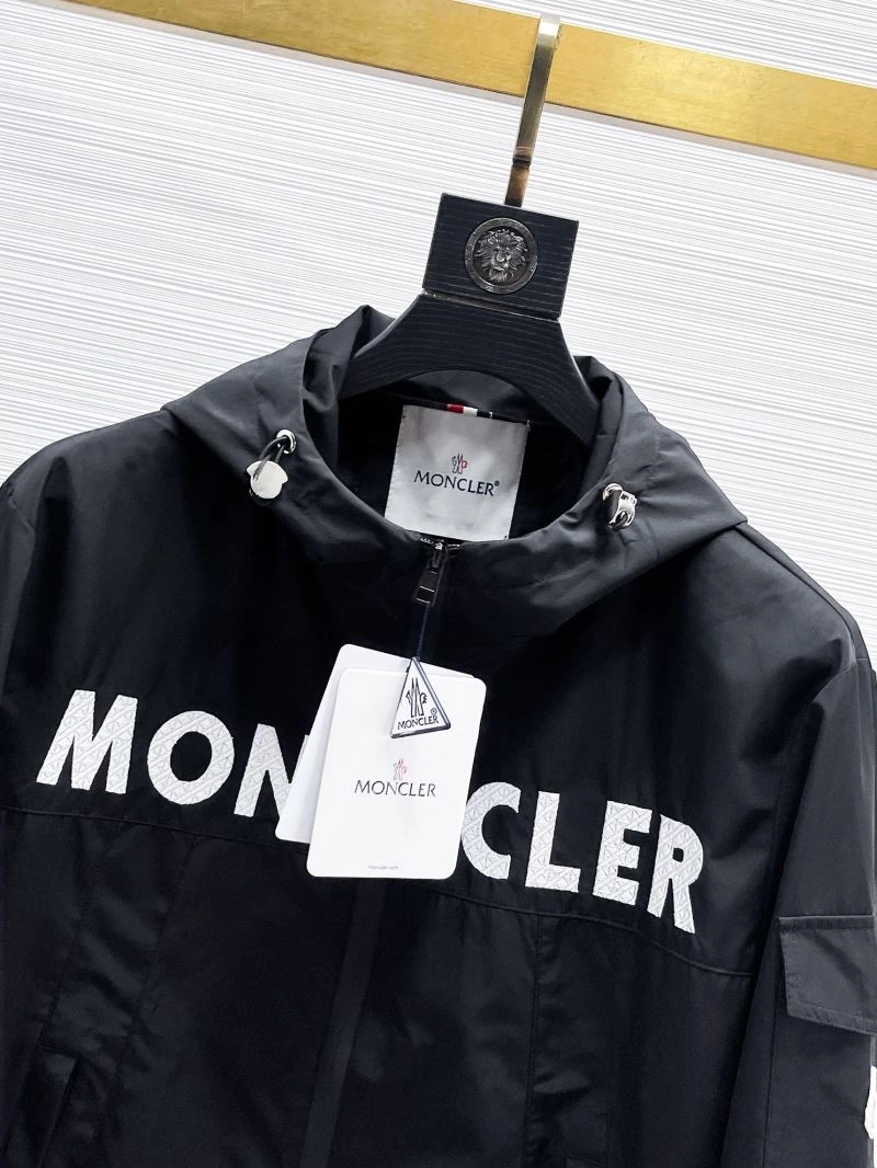 Moncler Outwear SoftTouch 140734