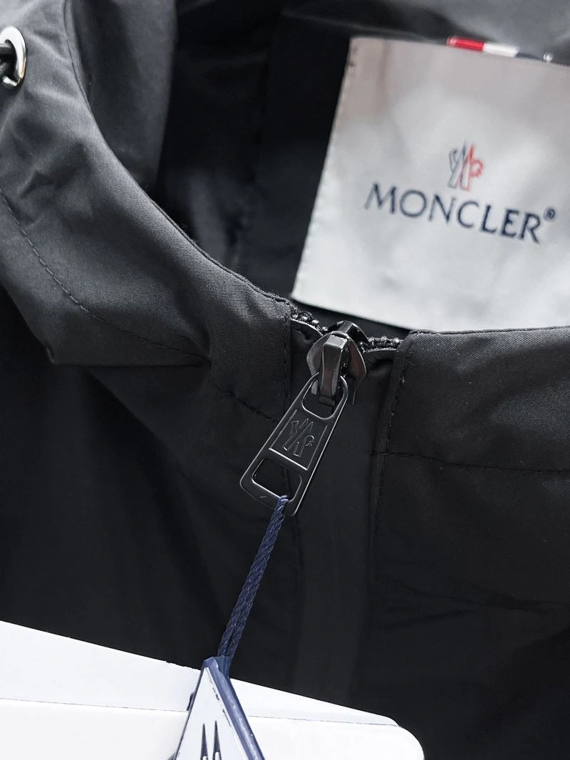 Moncler Outwear SoftTouch 140734