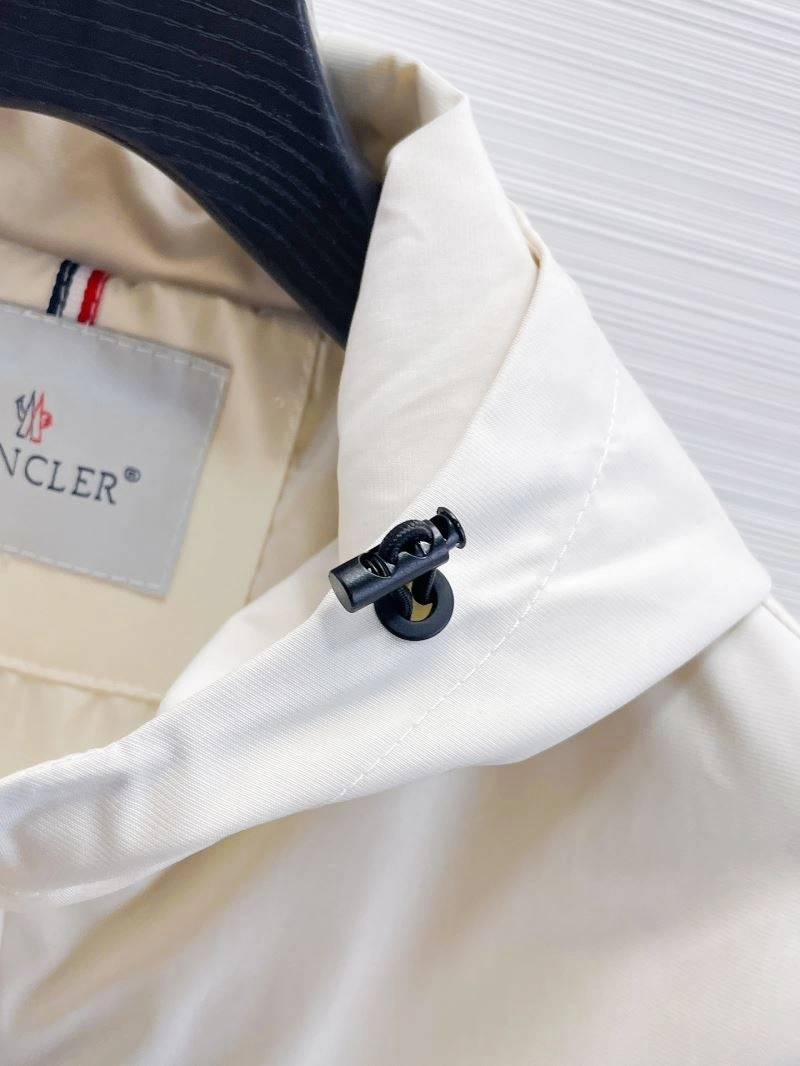 Moncler Outwear Snug 140733