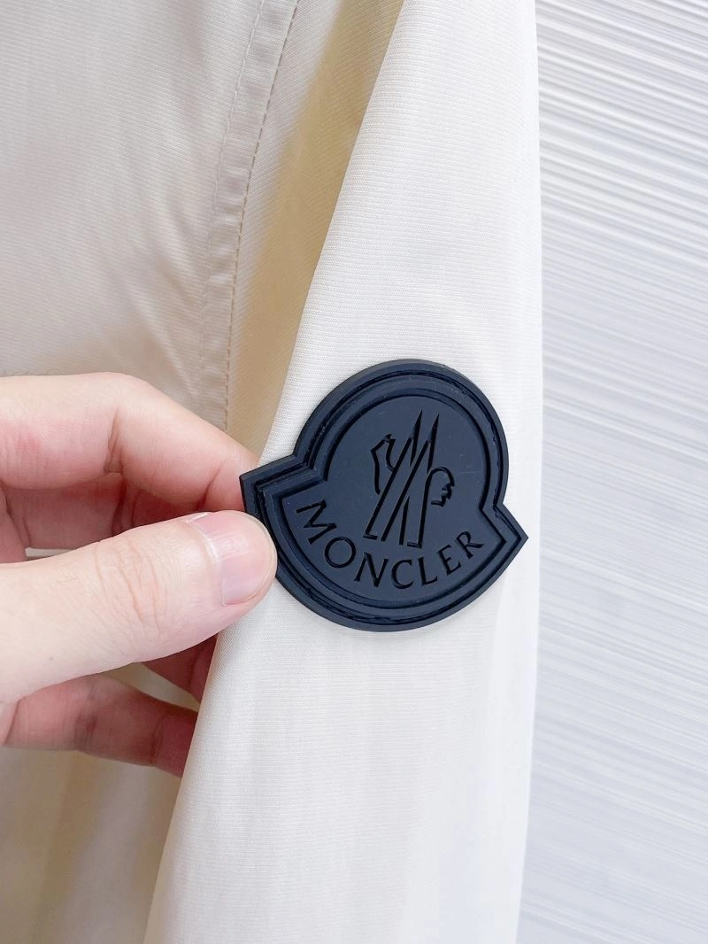 Moncler Outwear Snug 140733