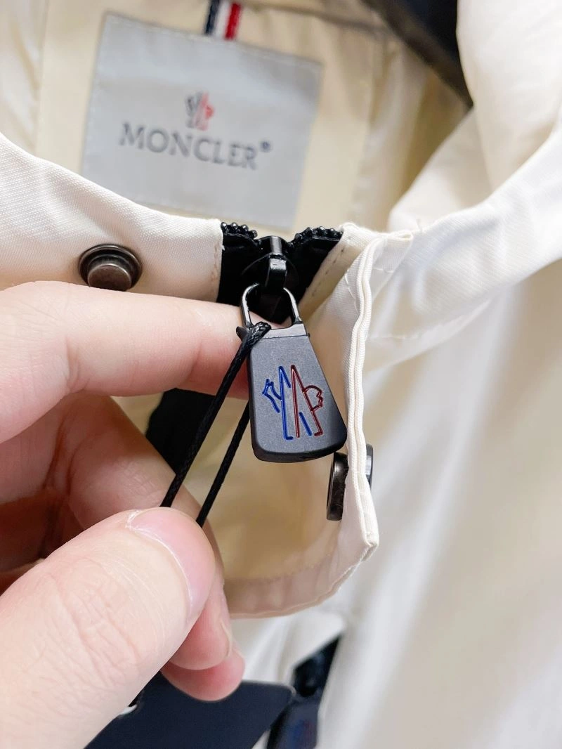 Moncler Outwear Snug 140733