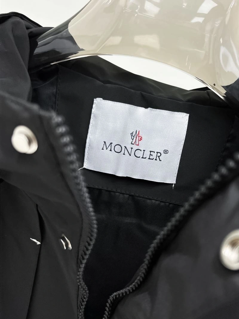 Unique Moncler Outwear 140722
